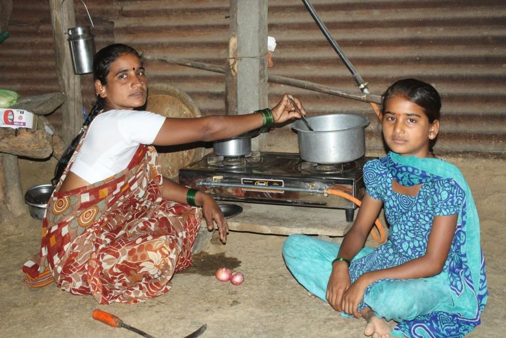 Unter anderem unterstützen wir das Projekt "Solarenergie für Bildung und Jobs in Tansania" sowie das Projekt "Biogas für ländliche Haushalte in Indien